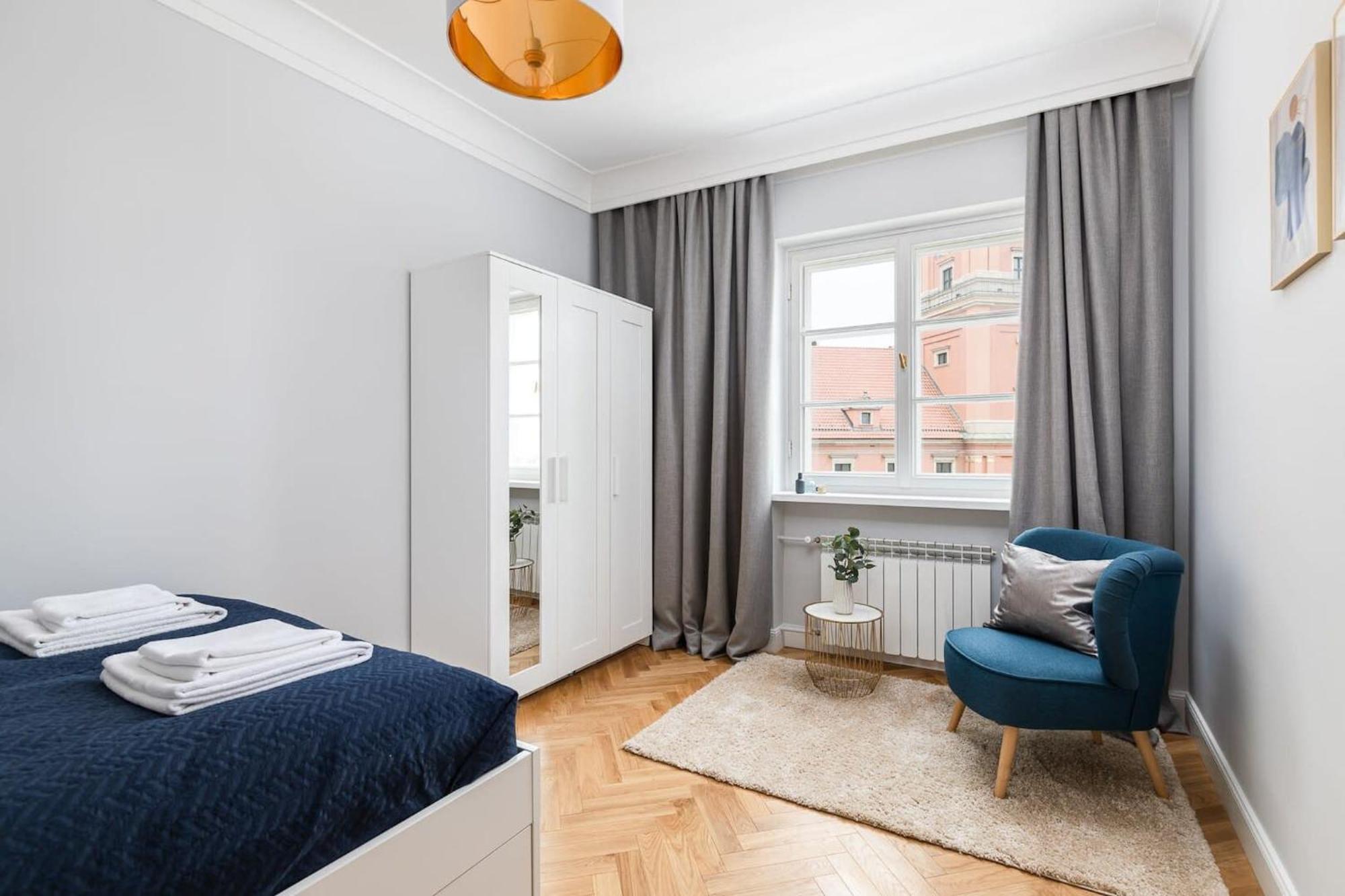 Plac Zamkowy - Apartment With City View By Noclegi Renters Варшава Екстер'єр фото